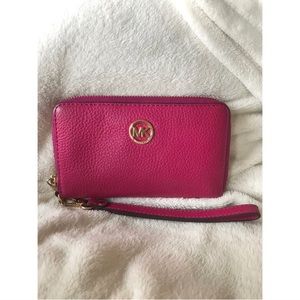 Micheal Kors wristlet wallet
